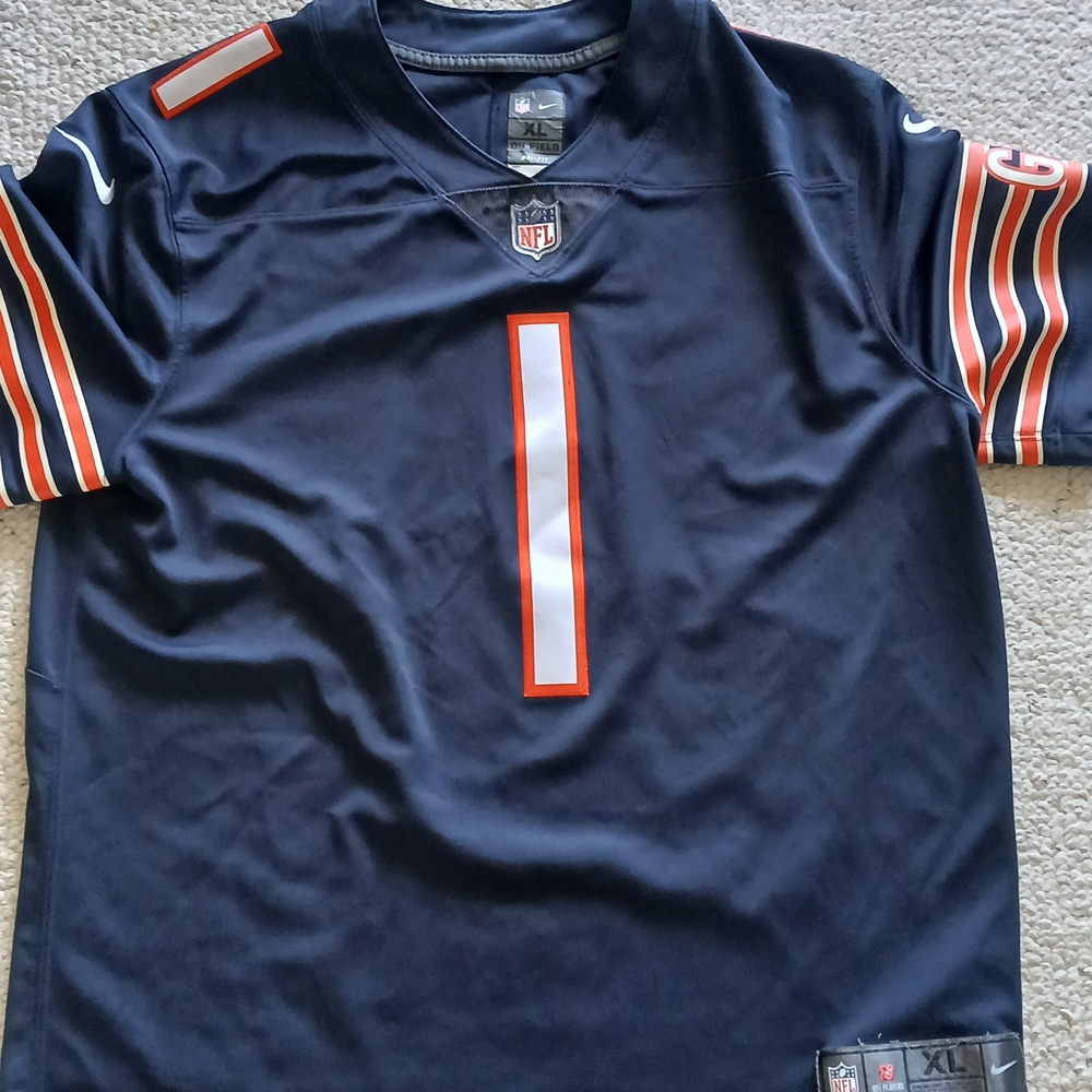 NFL - Chicago Bears Football Team On Field Mens Size XL Sports Jersey J. Fields